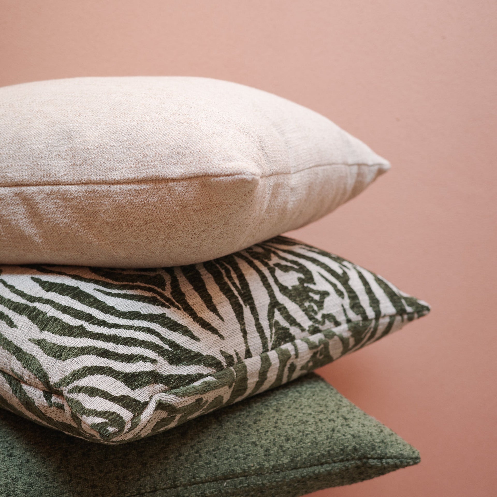 Cushions & Throws