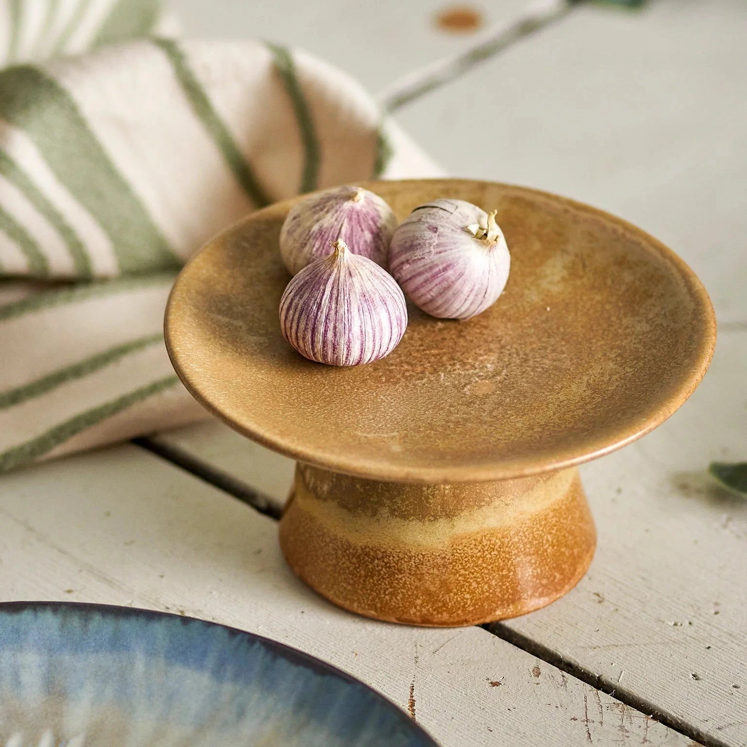 Ikigai Pedestal Bowl, Brown, Stoneware