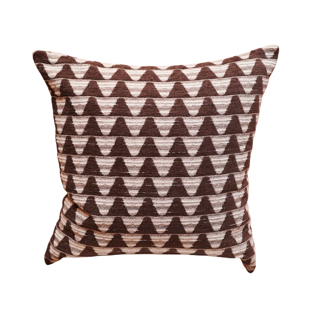 Textured geometric cushion 55×55 cm in brown and natural tones – Bodhi Living